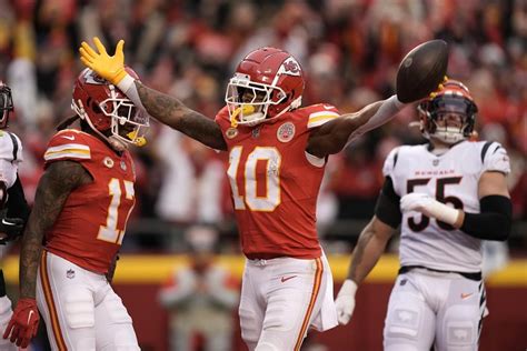 Harrison Butker hits 6 field goals, kicks Chiefs to AFC West title with 25-17 win over Bengals